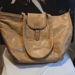 Elegant Tan Leather Tote Bag